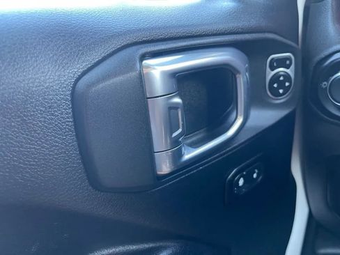 Used 2020 Jeep Wrangler Unlimited Rubicon AWD/4WD image 34