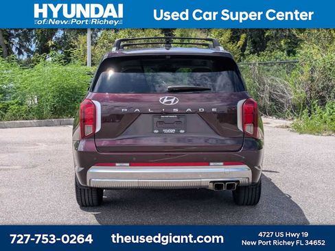 Used 2023 Hyundai Palisade Calligraphy FWD image 4
