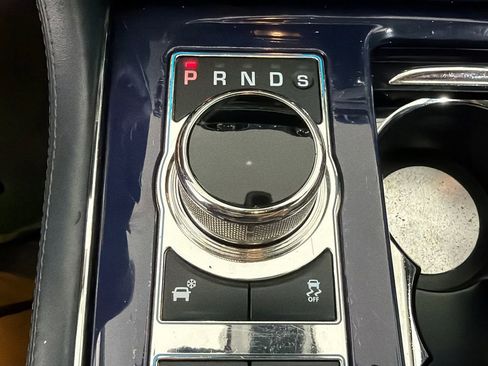 Used 2012 Jaguar XJ L image 32