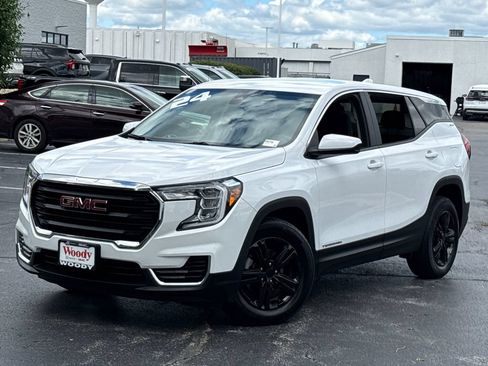 Used 2024 GMC Terrain SLE FWD image 2