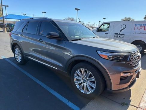 Certified 2022 Ford Explorer Limited w/ Equipment Group 301A image 4