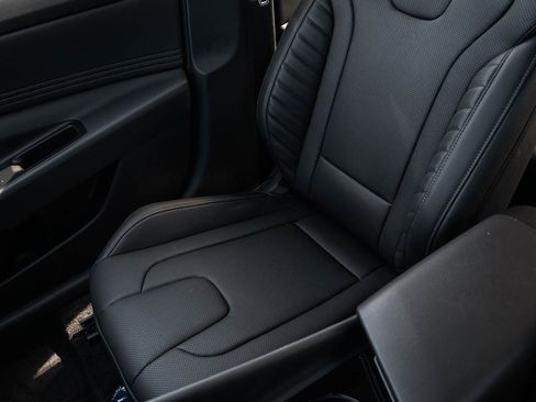 New 2026 Hyundai Elantra Limited image 24