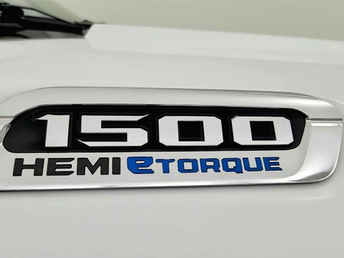 Used 2024 RAM 1500 Laramie image 17