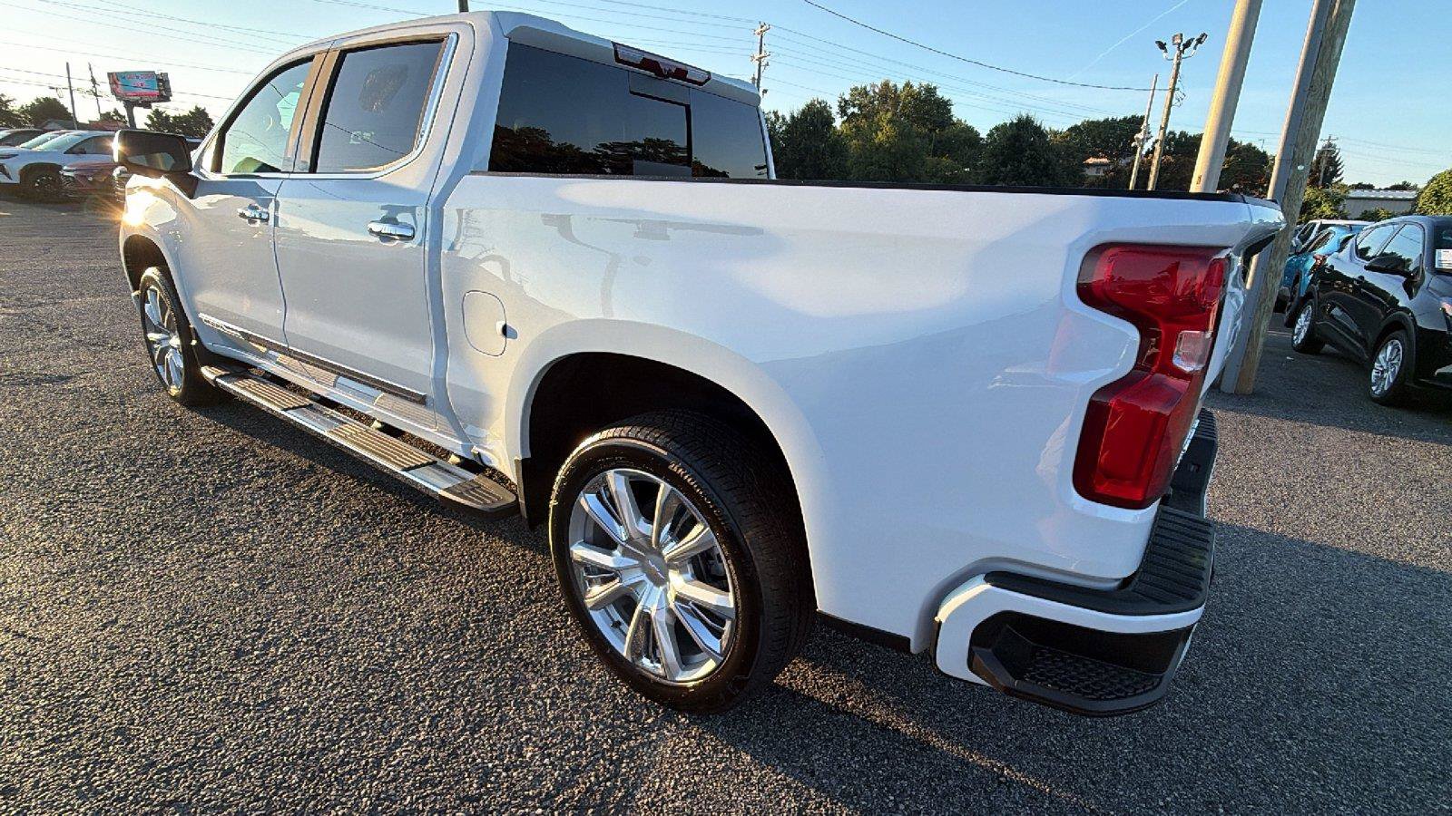 New 2026 Chevrolet Silverado 1500 High Country w/ High Country Premium Package AWD/4WD image 11