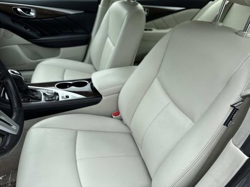 Used 2019 INFINITI Q50 Luxe w/ Essential Package (3.0T Luxe) AWD/4WD image 20
