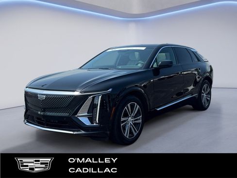 Used 2024 Cadillac Lyriq Luxury w/ LPO, Floor Liner Package AWD/4WD image 1