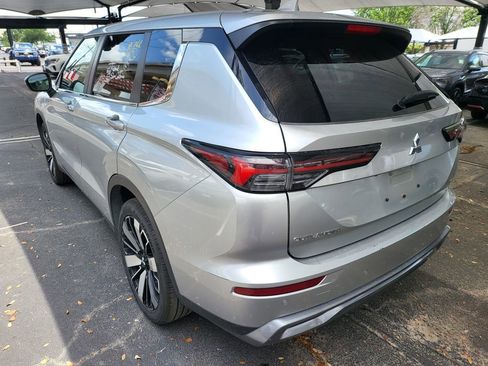 Used 2025 Mitsubishi Outlander SE AWD/4WD image 9