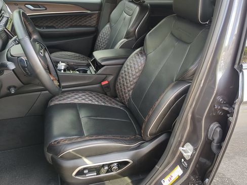 Used 2025 Jeep Grand Cherokee Summit w/ Obsidian Package AWD/4WD image 57