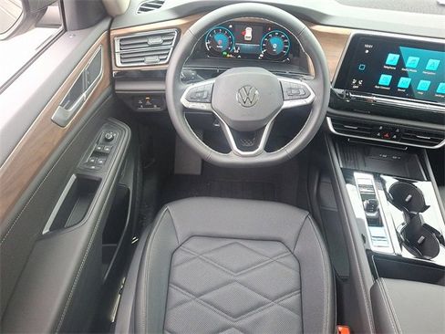 New 2026 Volkswagen Atlas SE image 8
