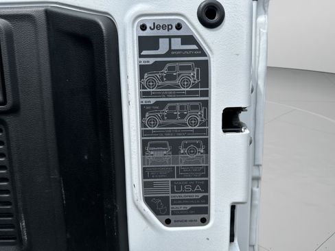Certified 2023 Jeep Wrangler Unlimited Rubicon AWD/4WD image 46
