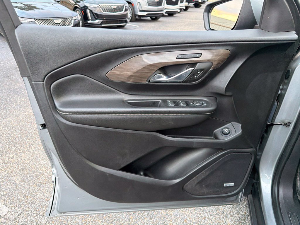 Used 2023 GMC Terrain Denali w/ Denali Premium Package AWD/4WD image 12