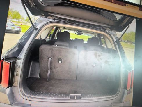 Used 2021 Kia Sorento LX FWD image 15