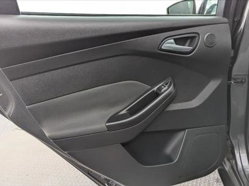 Used 2016 Ford Focus Titanium w/ Titanium Technology Package image 16
