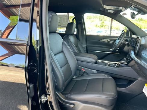 New 2026 Chevrolet Traverse LT w/ Driver Confidence Package AWD/4WD image 27