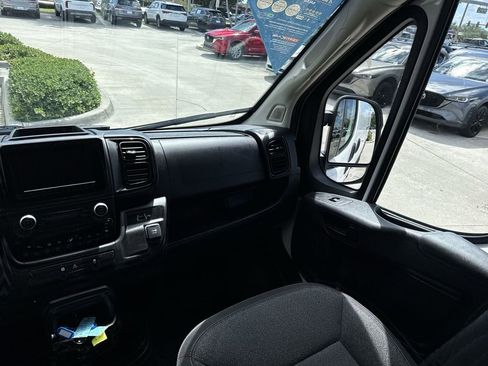 Used 2024 RAM ProMaster 2500 w/ Convenience Group FWD image 15