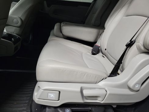 Used 2019 Honda Odyssey Touring image 14
