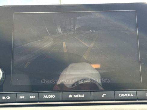 Used 2023 Nissan Rogue SV image 27