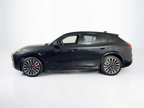 Used 2025 Maserati Grecale Modena AWD/4WD image 4