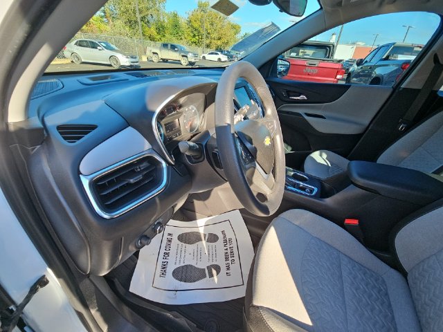 Used 2022 Chevrolet Equinox LS w/ LPO, Floor Liner Package AWD/4WD image 18