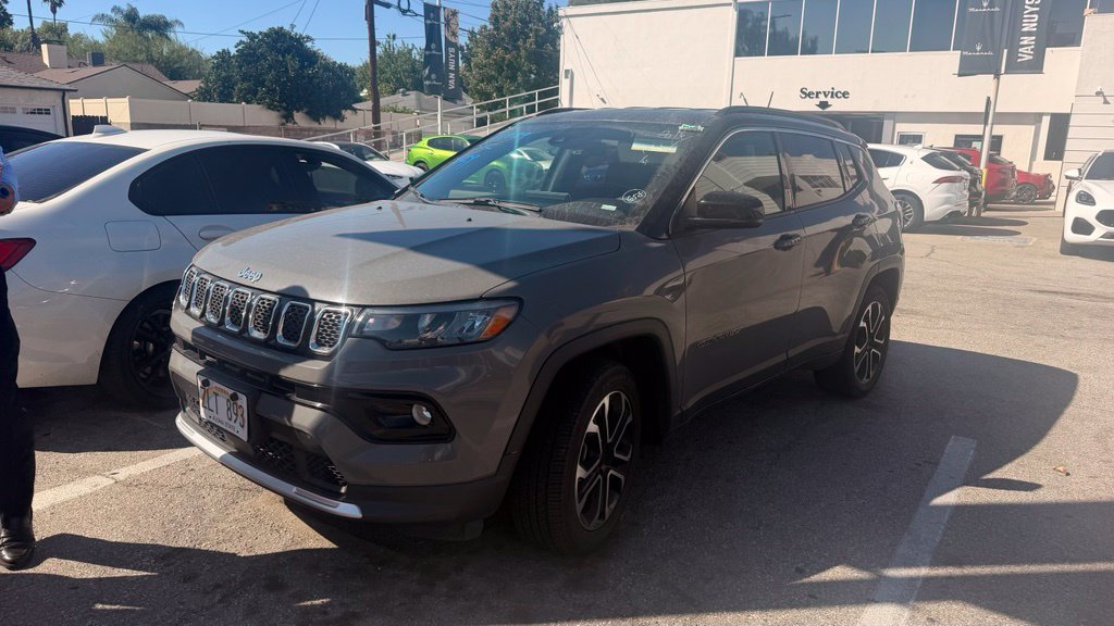 Used 2024 Jeep Compass Limited AWD/4WD image 2