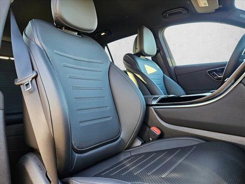 Certified 2025 Mercedes-Benz GLC 300 image 21