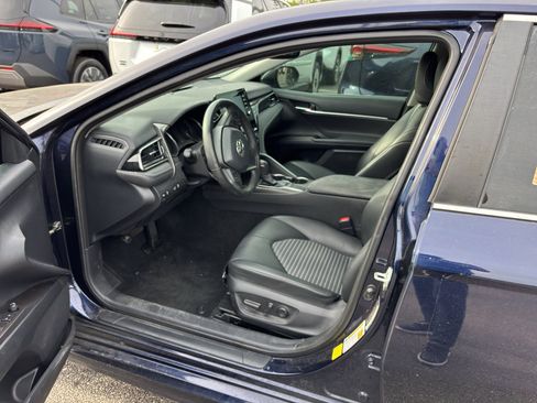 Used 2022 Toyota Camry SE w/ Convenience Package FWD image 13