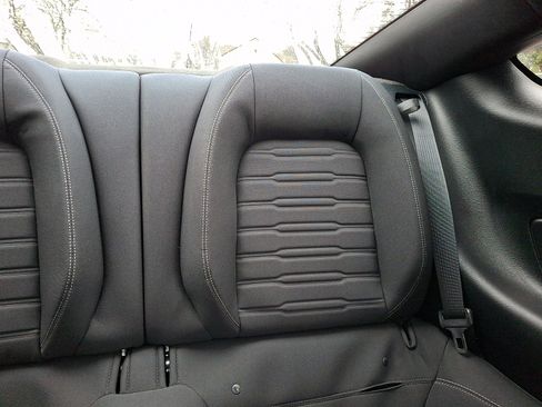 Used 2017 Ford Mustang Coupe RWD image 20