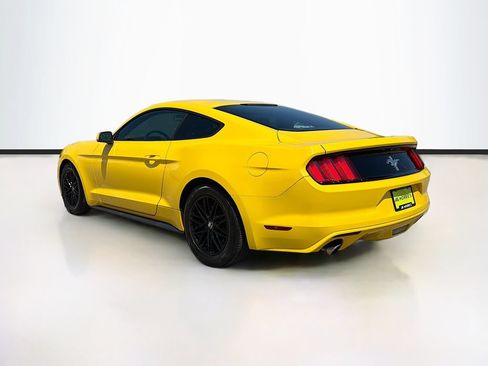 Used 2016 Ford Mustang Coupe RWD image 7
