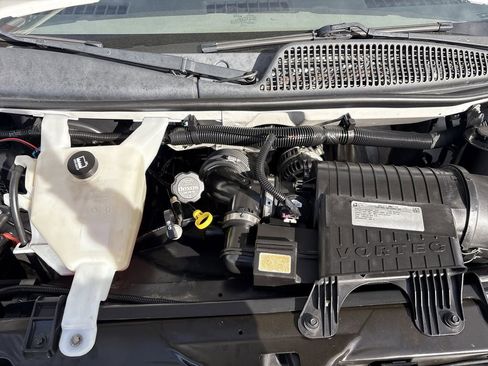 Used 2015 GMC Savana 3500 Extended image 24