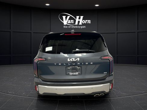 Used 2024 Kia Telluride EX w/ EX Captain's Chair Package AWD/4WD image 6