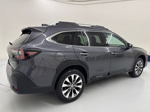 Certified 2023 Subaru Outback Touring AWD/4WD image 5