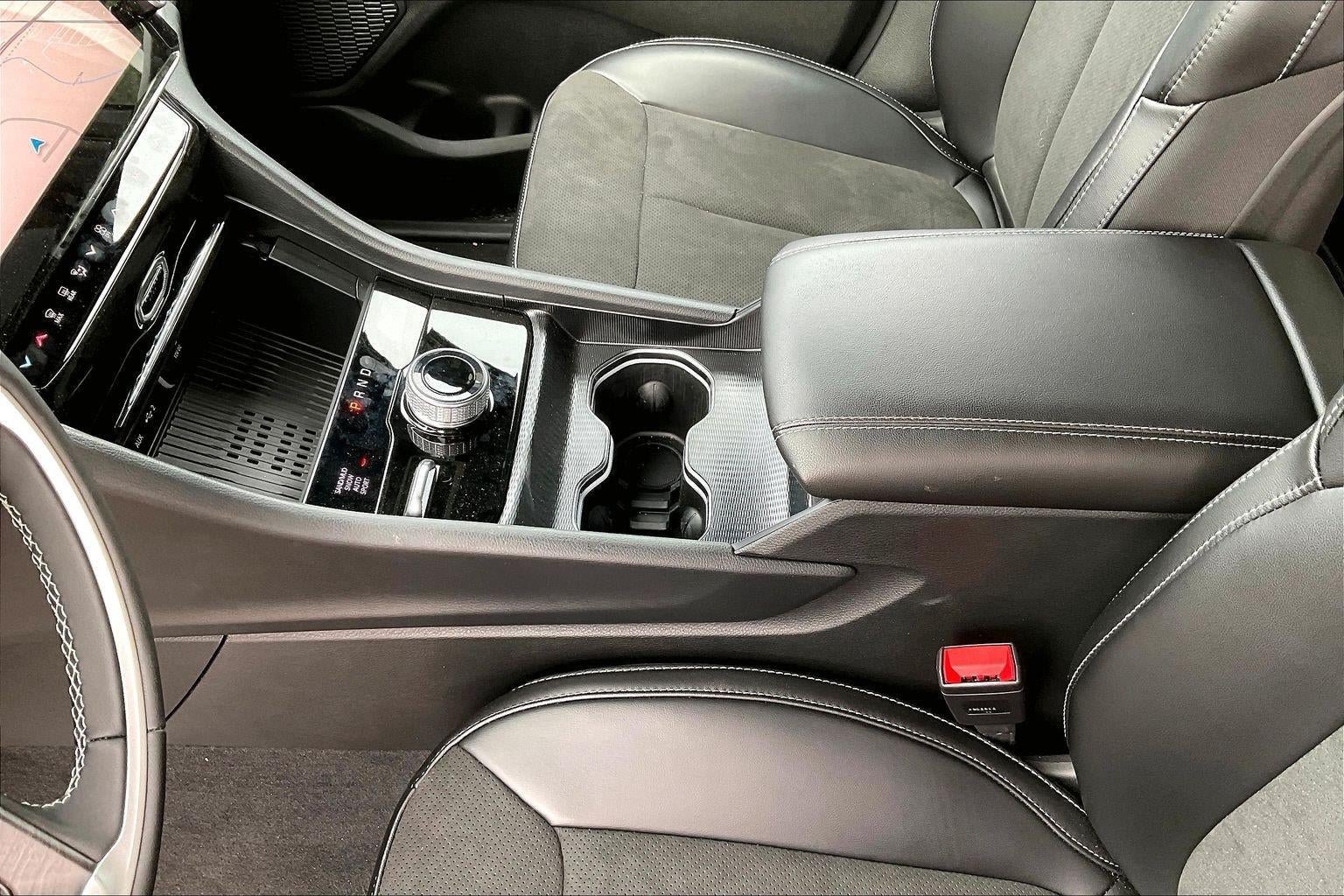 New 2026 Jeep Grand Cherokee Altitude AWD/4WD image 8