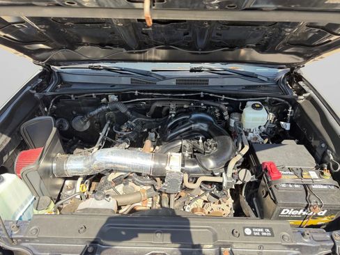 Used 2019 Toyota Tacoma TRD Off-Road AWD/4WD image 37