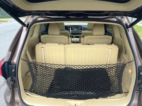 Used 2018 Toyota Highlander Limited Platinum image 29