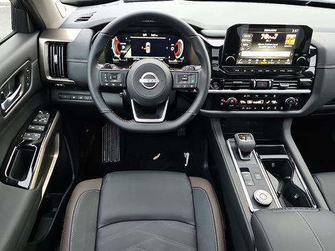 New 2025 Nissan Pathfinder Platinum w/ Cargo Package image 7