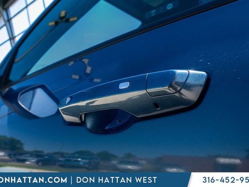 Used 2025 Chevrolet Equinox LT FWD image 32