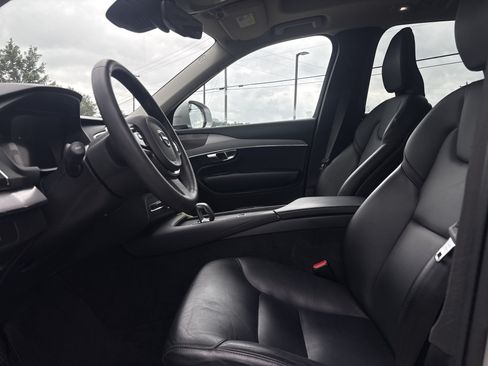 Used 2023 Volvo XC90 B5 Core w/ Protection Package Premier AWD/4WD image 32