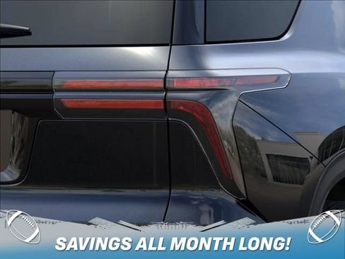 New 2026 Chevrolet Traverse Z71 w/ Driver Confidence Package AWD/4WD image 11