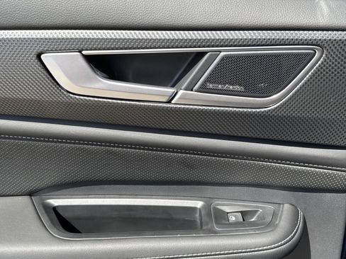 Used 2024 Volkswagen Atlas Cross Sport SEL Premium R-Line image 33