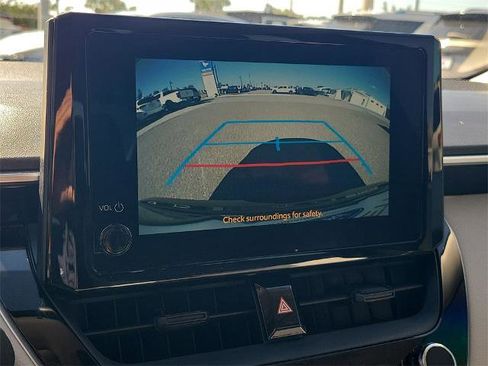 Used 2025 Toyota Corolla LE image 29