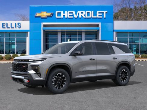 New 2026 Chevrolet Traverse Z71 w/ Enhanced Driving Package image 3