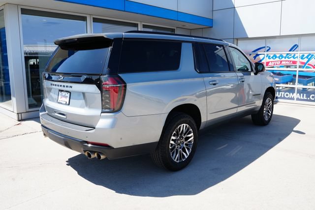 Used 2025 Chevrolet Suburban Z71 AWD/4WD image 38