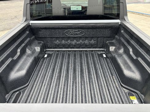 Used 2025 Ford Maverick XL image 5