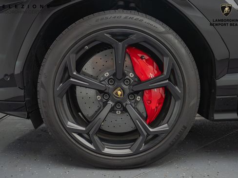 Used 2019 Lamborghini Urus image 36