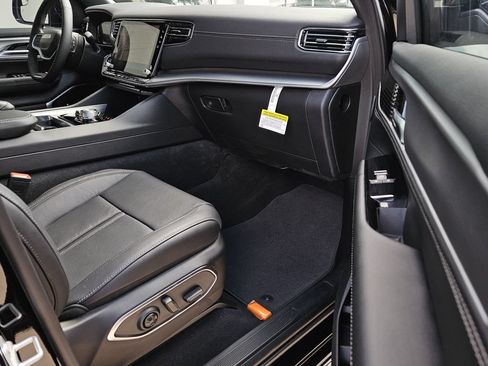 New 2026 Jeep Grand Wagoneer L Limited AWD/4WD image 8