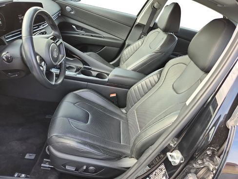 Used 2023 Hyundai Elantra Limited image 10