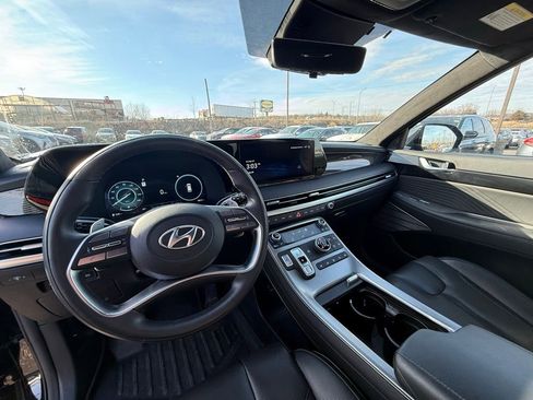 Used 2024 Hyundai Palisade Calligraphy image 2