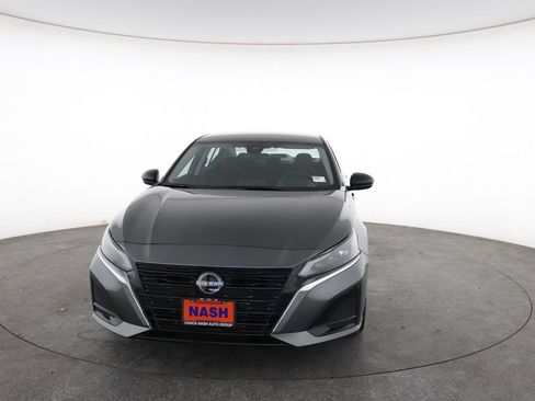 Used 2025 Nissan Altima 2.5 SV image 4