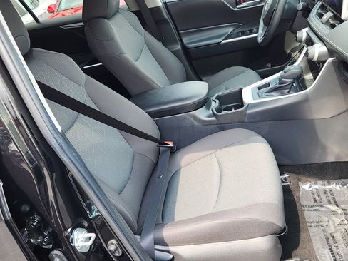 Certified 2025 Toyota RAV4 XLE image 33