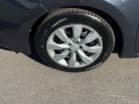 Used 2015 Toyota Corolla LE FWD image 34